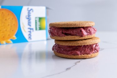 Zmrzlinové sendviče (s proteínovou zmrzlinou)