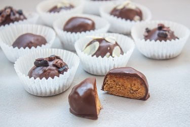 Pralinky z arašidového masla v čokoláde