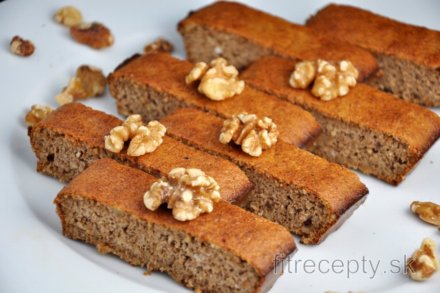 Jednoduchý, zdravý, orechový koláč bez múky z 3 ingrediencií