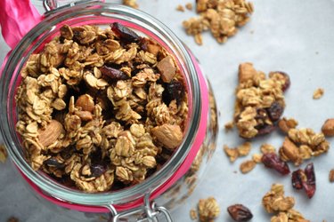 Chrumkavé zapekané musli (granola) z ovsených vločiek