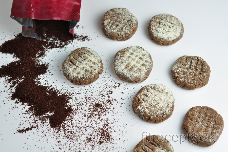 Nepečené kávové cookies bez múky a cukru