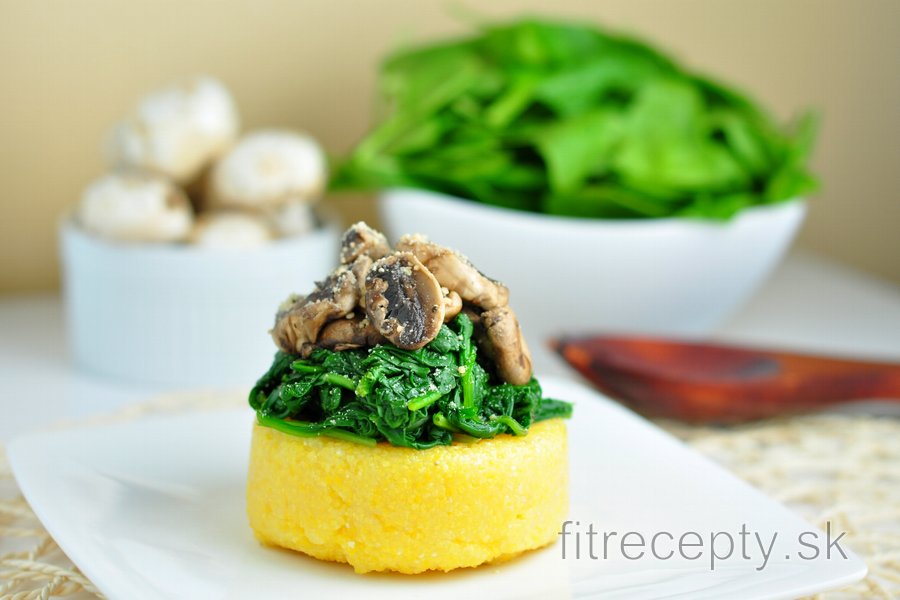 Polenta so špenátom a šampiňónmi
