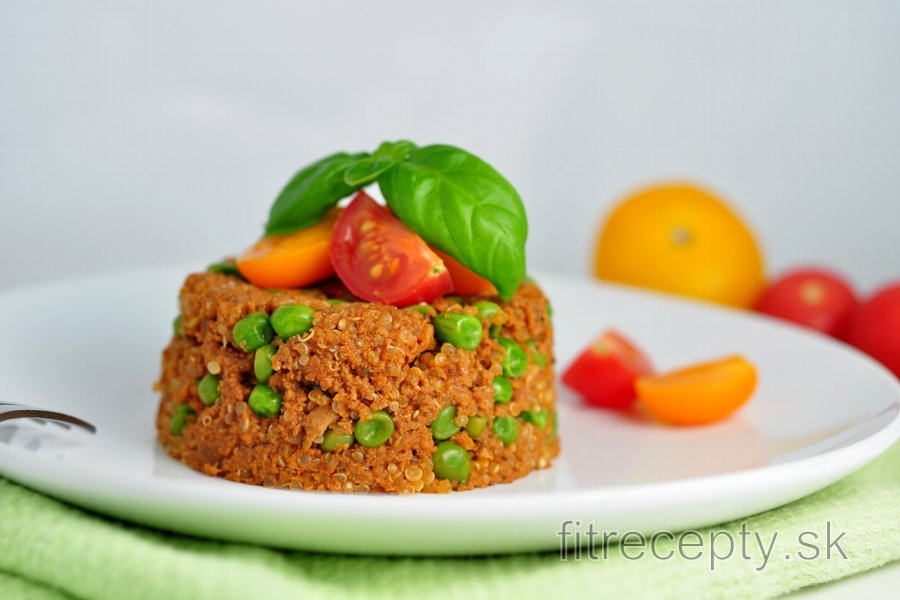 Quinoa s mletým morčacím mäsom a hráškom