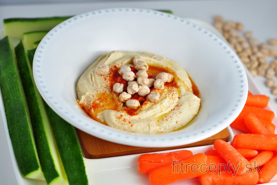 Domáci humus s cuketou a mrkvou