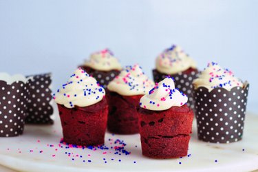 Red Velvet cupcakes s arašidovým krémom