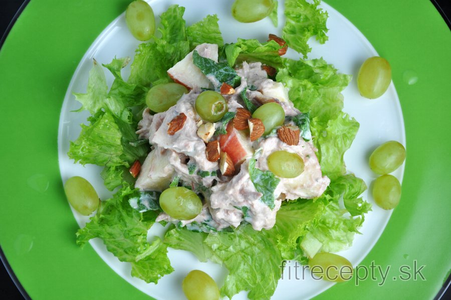 Tuniakový zeleninovo-ovocný šalát