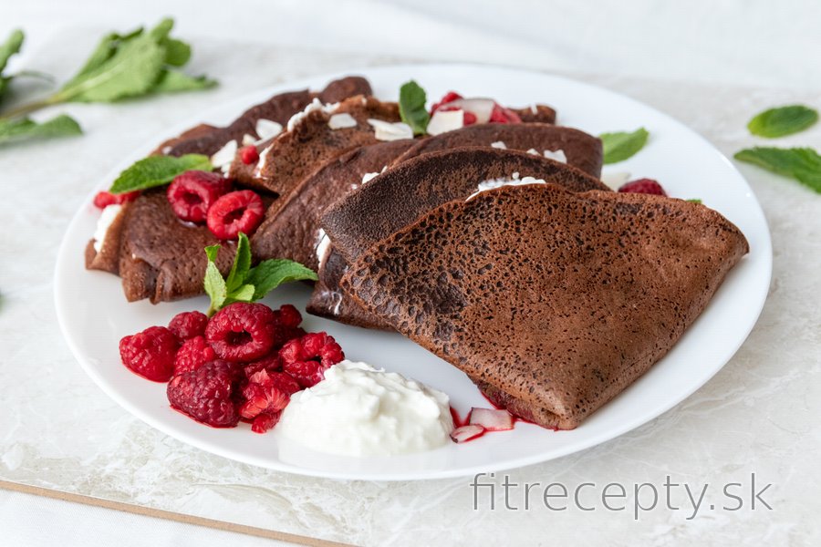 Špaldové čoko palacinky s ricottou a horúcimi malinami