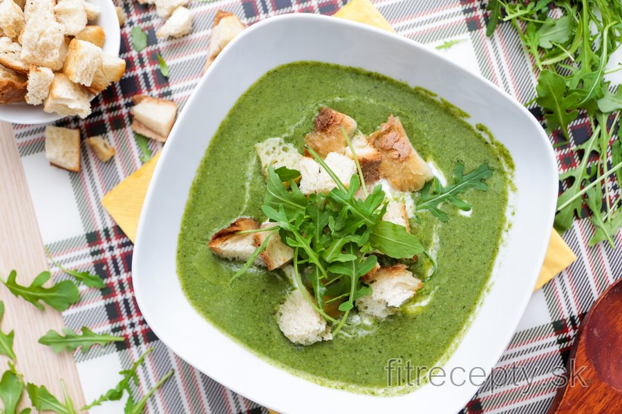 Krémová brokolicovo-špenátová polievka