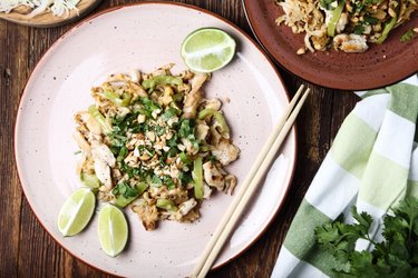 Jednoduchý kurací pad thai