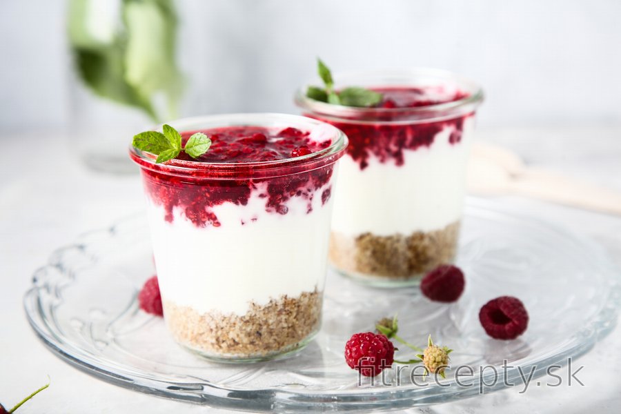Fit malinový cheesecake v pohári