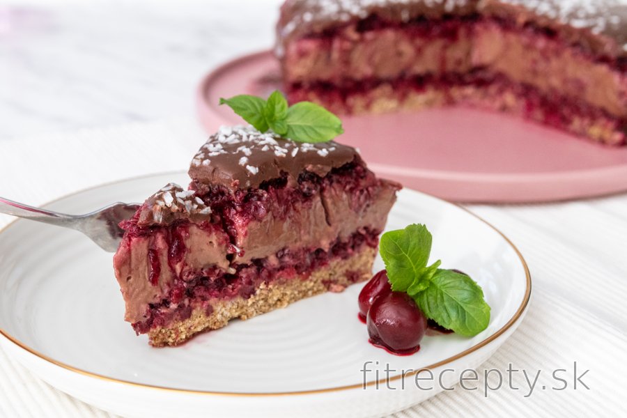 Fit višňovo-čokoládová nepečená torta (bez múky a cukru)