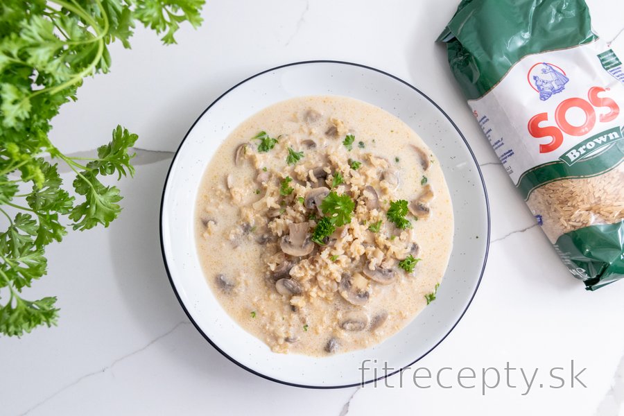 Hubová polievka s hnedou ryžou (vegan)