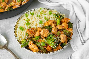 Teriyaki kuracie mäso s brokolicou